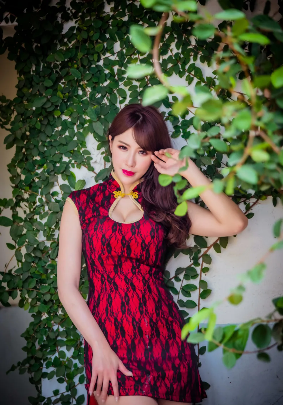 [Mzsock] NO.177 Wu Yuqi Red Flower Short Cheongsam High Heels Beautiful Legs street photography#[105P]-54